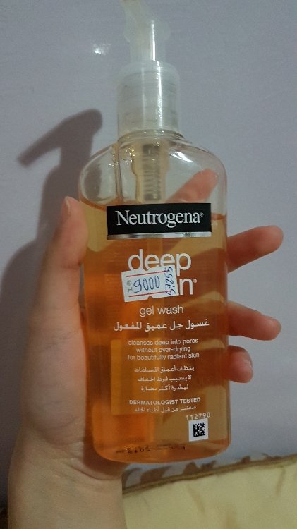 Neutrogena Deep Clean Gel Wash – Oil-Free Daily Facial Cleanser for Oily &amp; Combination Skin (200ml)