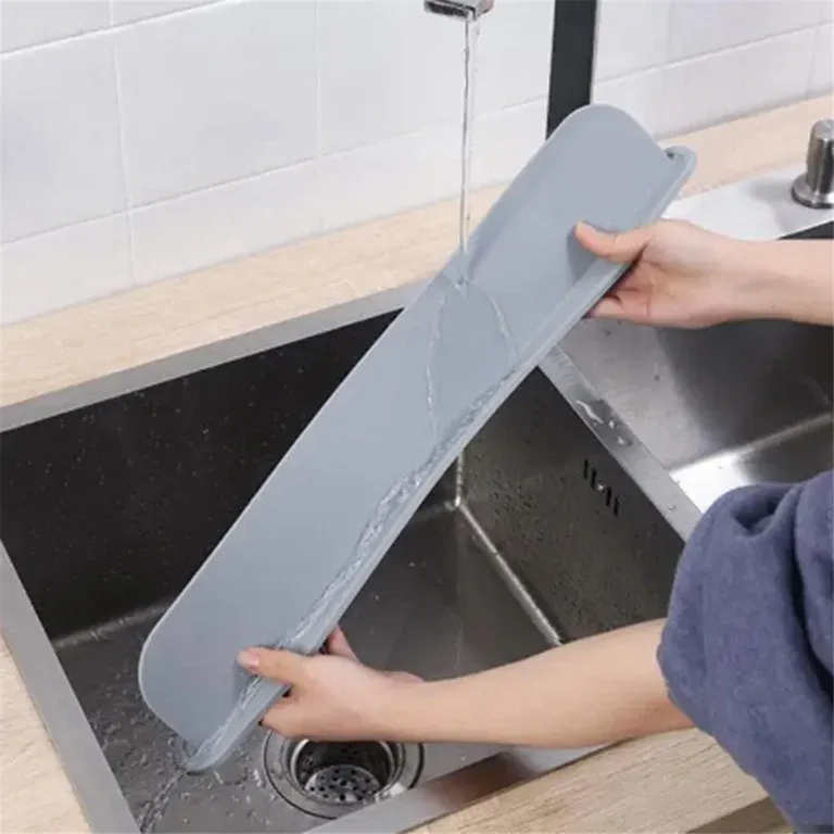 Silicone Sink Splash Guard For Kitchen And Bathroom Flexible Water Splash Stopper - 12 Inch (Random Color)