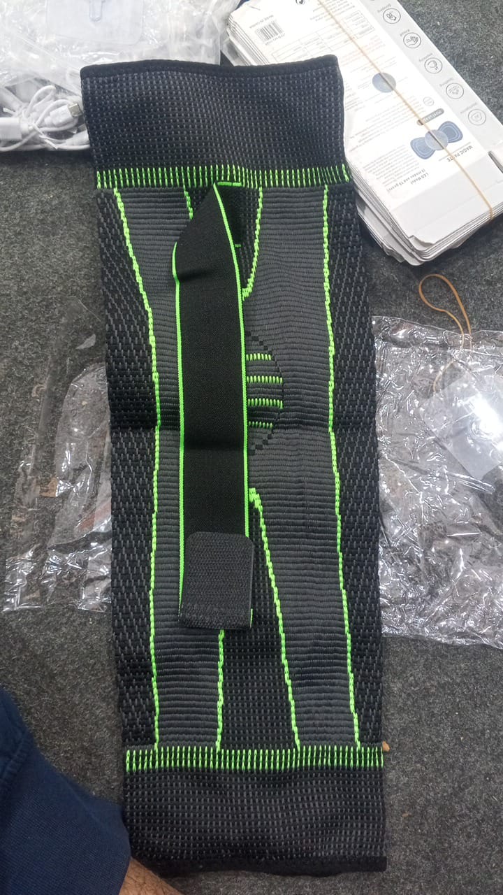 Knee Support Band For Pressure Weaving With 3D Weave Protection Against Injury Pressure Adjustable Knee Support For Men And Women (1 Pc)