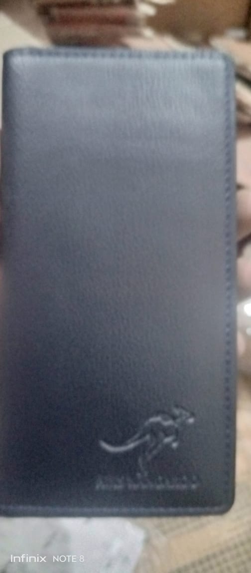 Premium Men’s Long Leather Wallet – Multi-Slot Executive Bifold with Embossed Kangaroo Logo