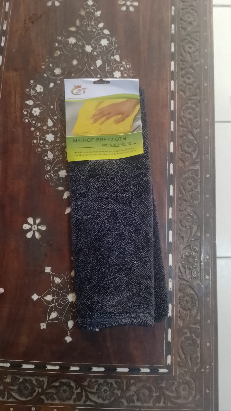 Edgeless Microfiber Cleaning Towels | 40×40 cm | 450 GSM | Ultra Soft & Durable ( Random Colour)