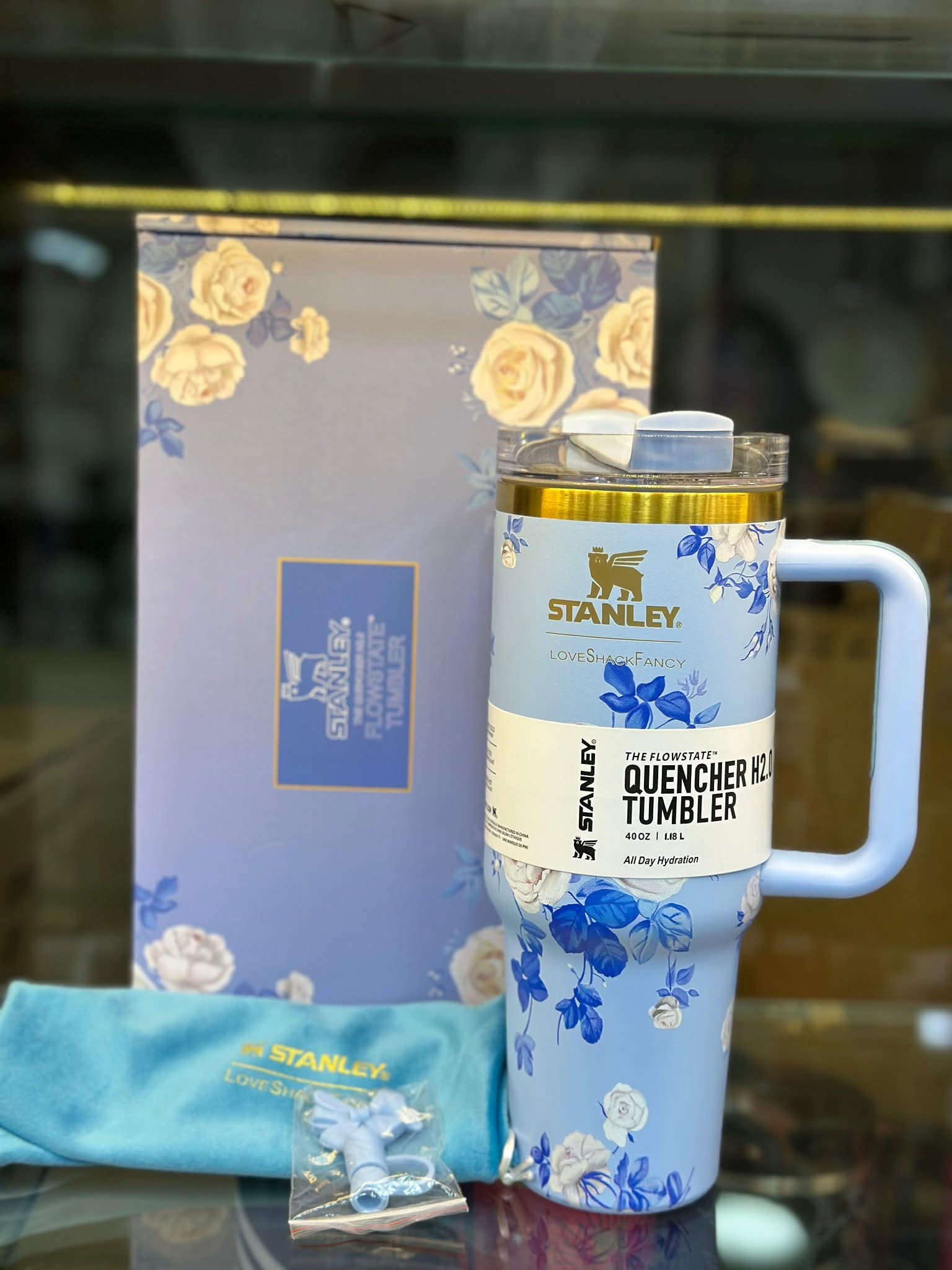 Stanley x LoveShackFancy Quencher H2.0 FlowState™ Tumbler – 40oz Limited Edition Collector’s Set
