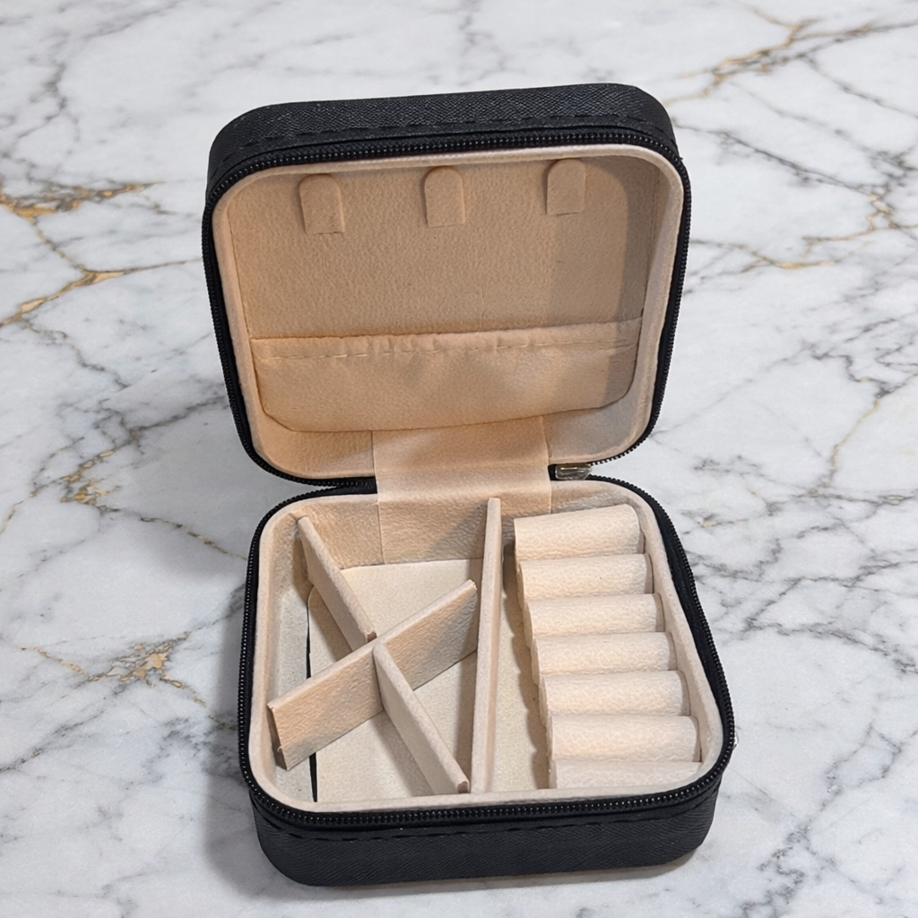 Portable Mini Travel Jewelry Box - Compact PU Leather Case with Zipper & Multi-Compartment Storage Organizer - Random Color