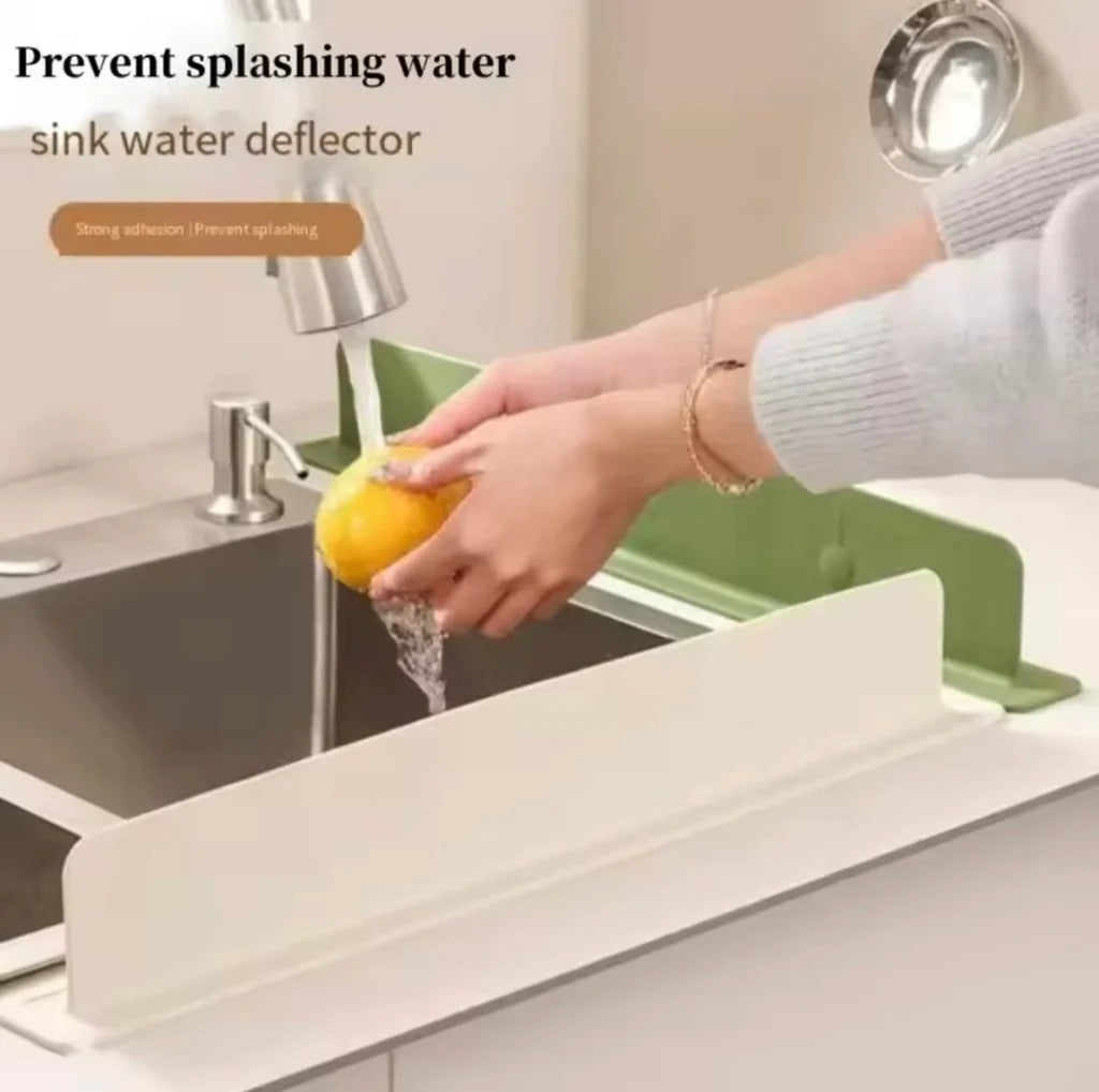 Silicone Sink Splash Guard – Anti-Spill Faucet Stopper, Flexible Oil-Proof Water Baffle Plate with Strong Suction Cups-Random Colour