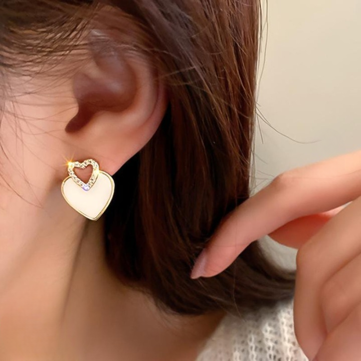 PJT-987 Beautifull Korean Heart Shape Zircon Earrings for Women – Sparkling Black &amp; White Crystal Studs, Fashion Jewelry Gift for Everyday Wear and Special Occasions