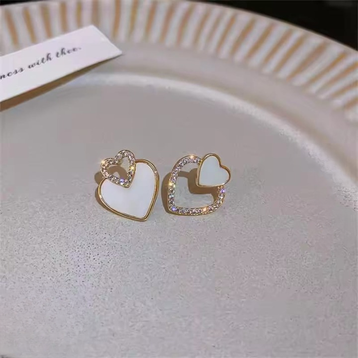 PJT-987 Beautifull Korean Heart Shape Zircon Earrings for Women – Sparkling Black &amp; White Crystal Studs, Fashion Jewelry Gift for Everyday Wear and Special Occasions