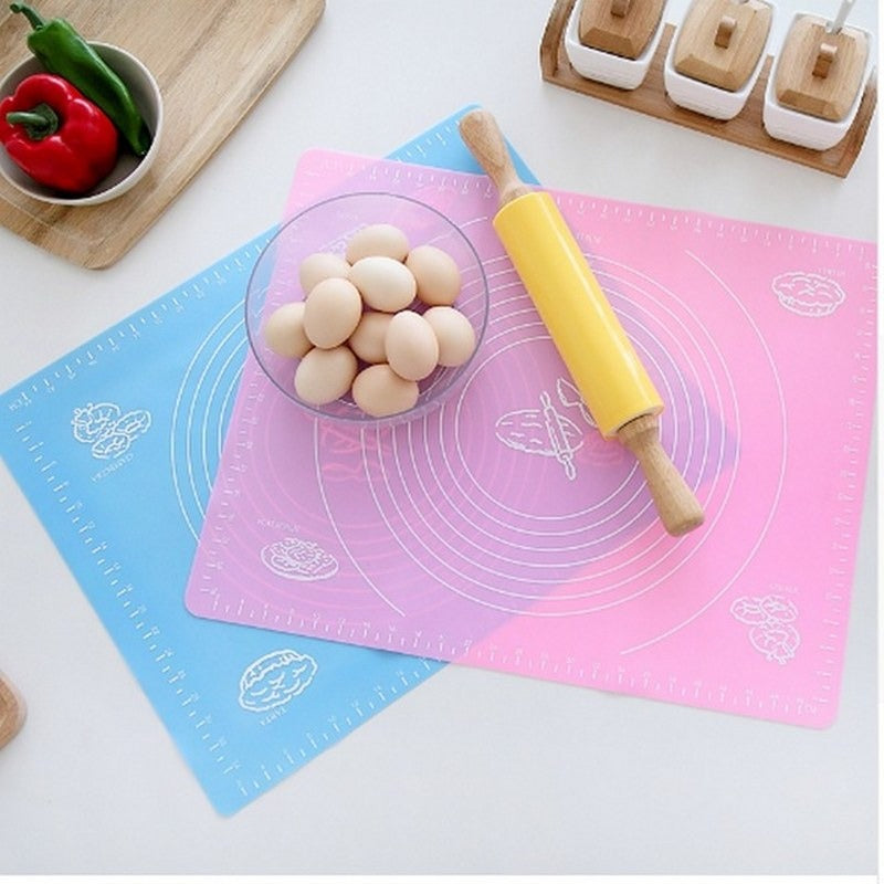 Silicone Pastry Mat – 14 Inch Round Non-Stick Baking Mat with Measurements – Food-Grade, Heat-Resistant, Reusable Rolling Surface for Dough, Pizza, Pie, and Fondant (Random Color)